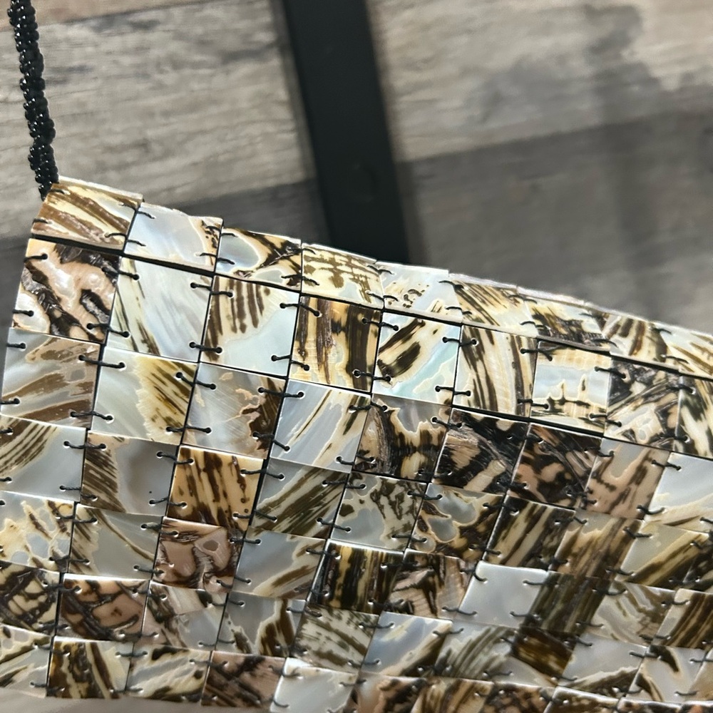 TICO Collection Shell handbag with beaded strap - Picture 2 of 6